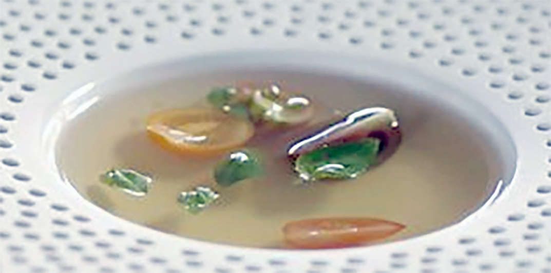 Clear vegetable consommé</caption>