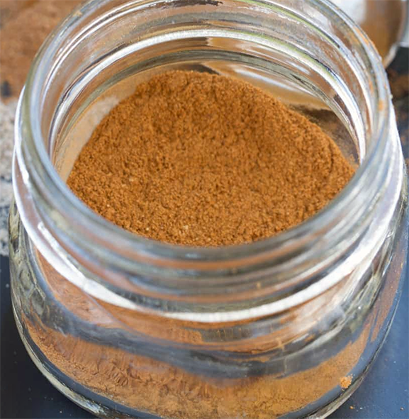 apple pie spice blend in a glass jar