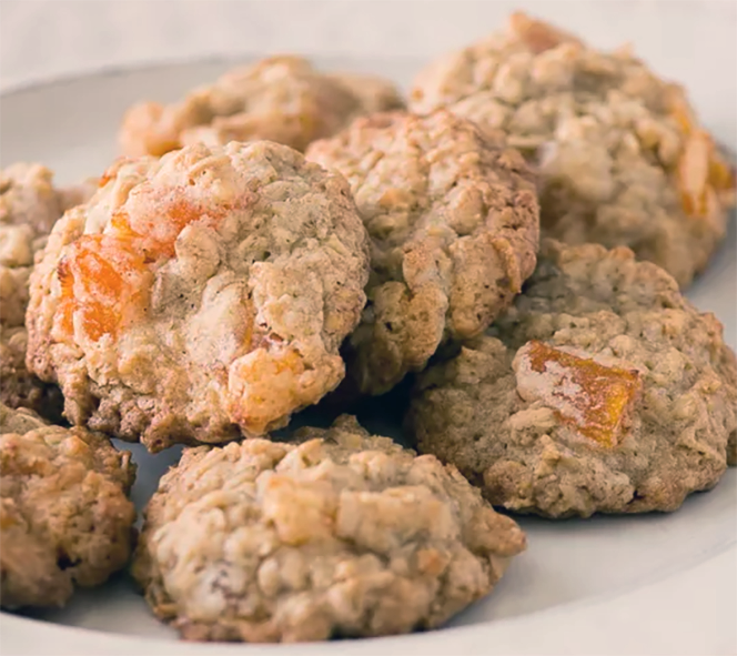 banana and oatmeal cookies with dried apricots