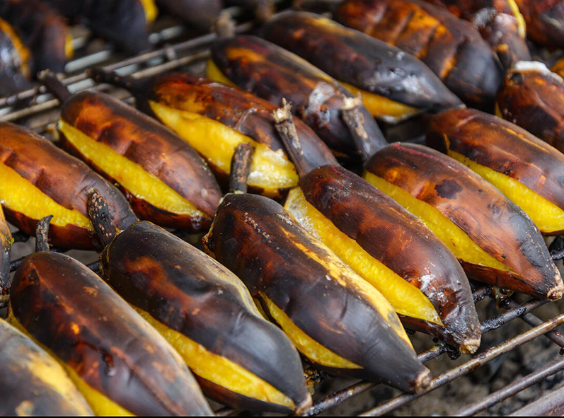bananas barbecued in their skins