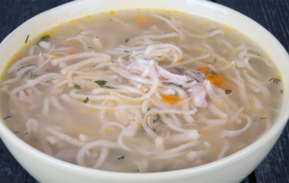 vermicelli soup with chicken and bacon