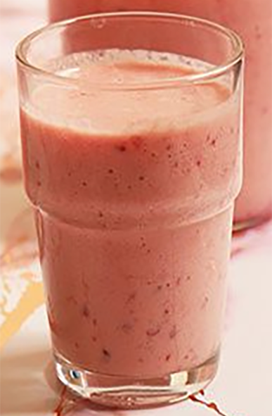 double apple smoothie in a pint glass