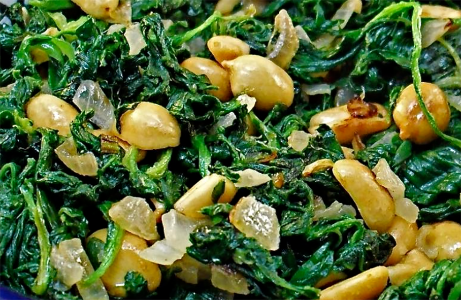 Tanzanian spinach with peanuts served in a bowl
