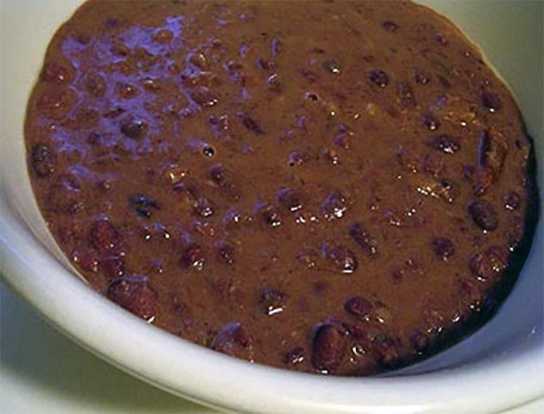 bowl of adzuki beans stew cooked with nori seaweed