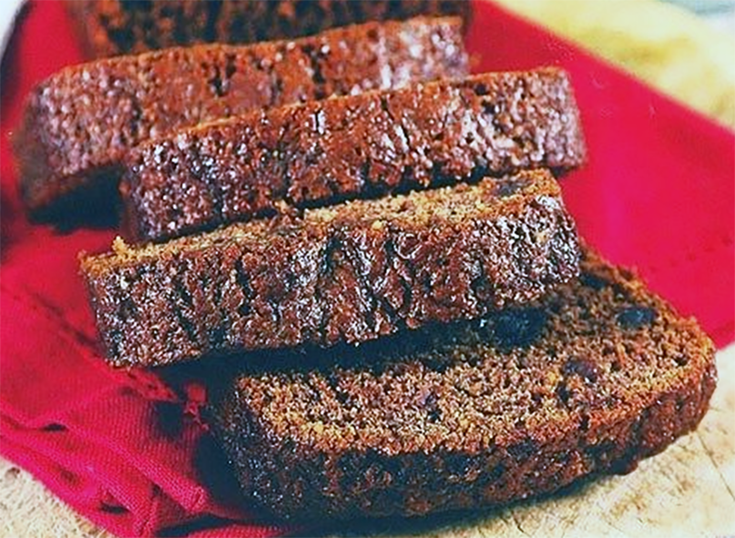 slices of South African dadelbrood (date loaf) on a napkin
