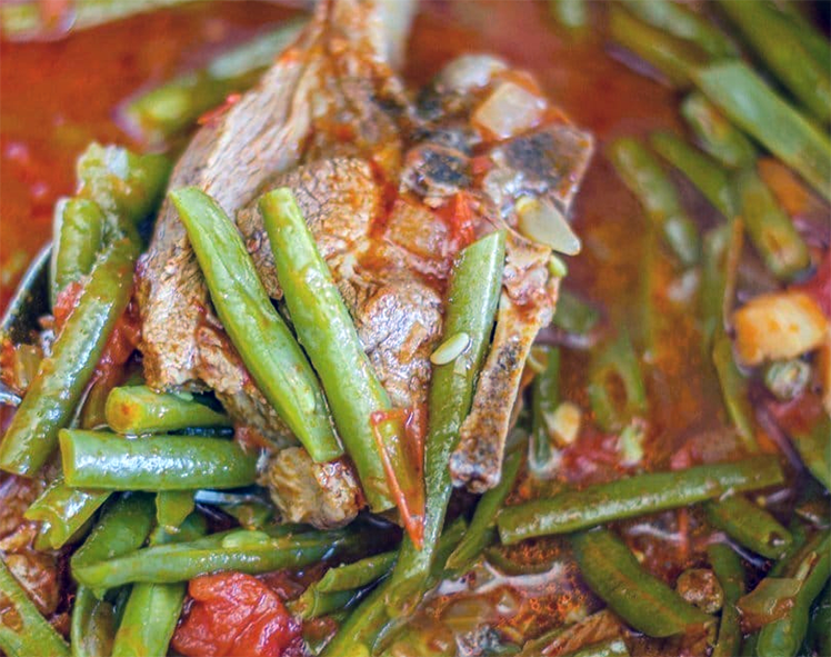 fassoulia, Armenian stew of meat and green beans in a tomato base