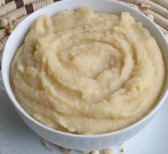 oshigali, Namibian fermented millet porridge served in a bowl