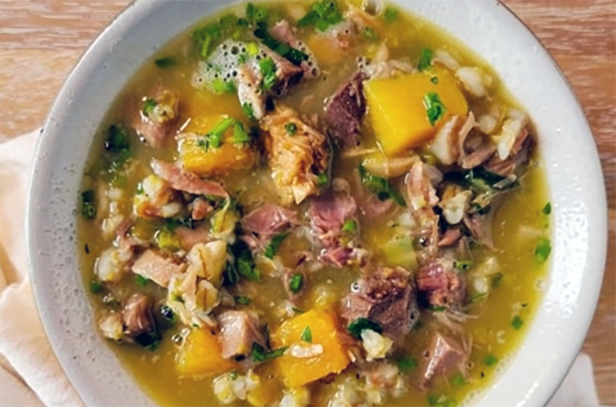 Powsowdie served in a white bowl.