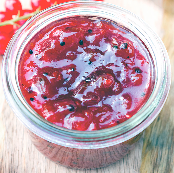 redcurrant chutney in a small jar