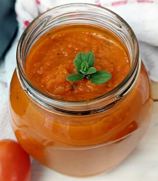 tomato sauce in a jar