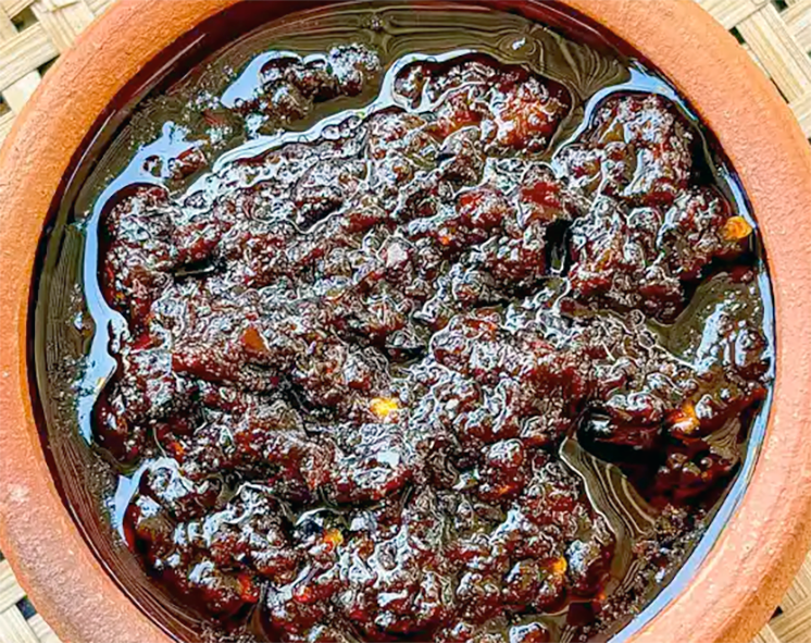 thai chilli paste in an earthenware bowl